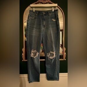 American Eagle ripped mom jeans, Size 8 (short)